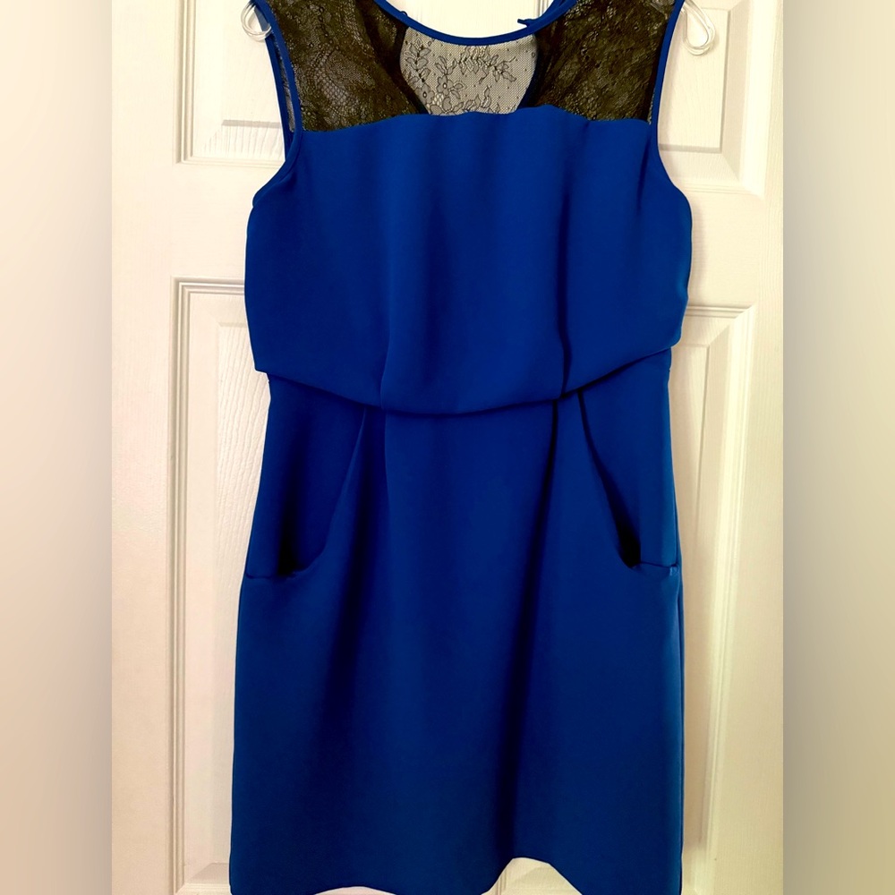 Elegant Blue Sleeveless Dress